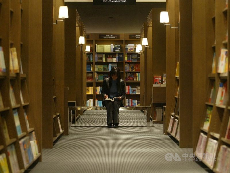 誠品董事長吳旻潔23日正式宣布,24小時書店將由信義店接棒。(中央社檔案照片)