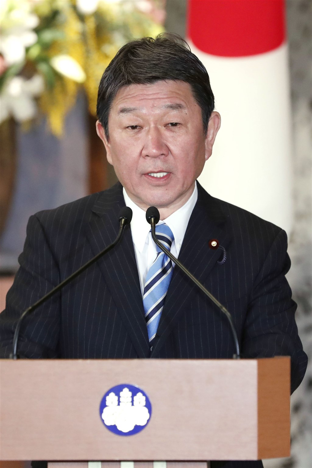 讀賣新聞報導,日本外務大臣茂木敏充28日在例行記者會上表示,有70多國希望日本提供法匹拉韋,日本決定將無償提供給荷蘭、菲律賓、馬來西亞等38國。(檔案照片/共同社提供)