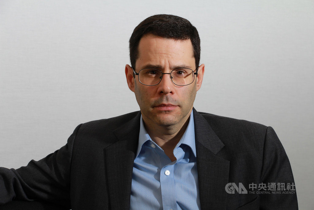 史丹佛大學胡佛研究所研究員歐斯林接受中央社專訪,直言「美中關係現在陷入史上新低點」,而友台的氣氛濃厚,今年11月美國總統大選不管哪一個黨籍的候選人當選,「任何總統想改變低迷的美中氛圍都很困難」。(歐斯林提供)中央社記者周世惠舊金山傳真 109年5月2日