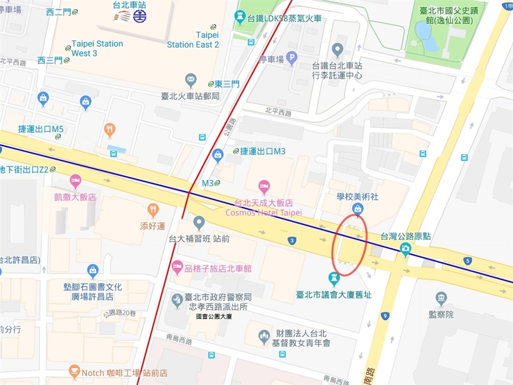 台北市忠孝西路的天橋(紅圈處)是最佳拍攝點。(圖取自Google地圖網頁google.com.tw/maps)