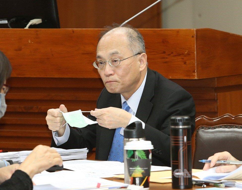 立法院教育及文化委員會審查109年度中央政府總預算有關國立故宮博物院主管預算解凍案,故宮博物院院長吳密察出席並備質詢。中央社記者郭日曉攝 109年5月6日