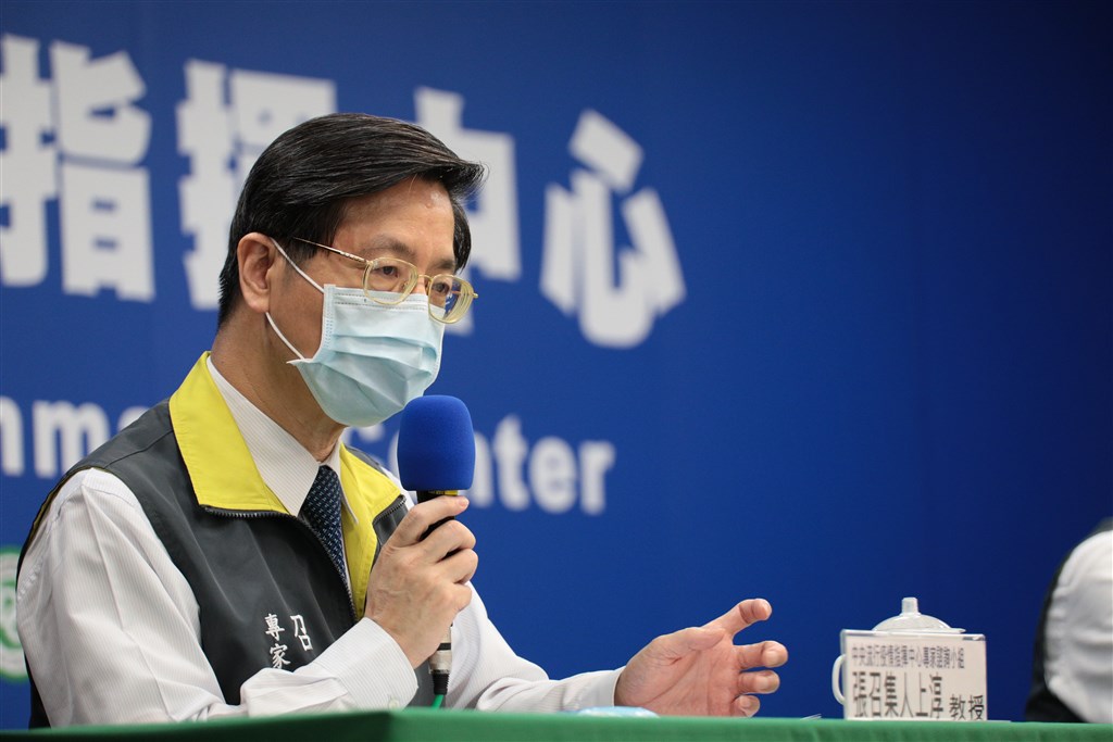 武漢肺炎死亡個案僅40多歲也無慢性病,指揮中心專家張上淳研判,主要歸因免疫系統失控、長時間使用葉克膜提高併發症風險,導致死亡風險增。(中央流行疫情指揮中心提供)中央社 109年5月11日