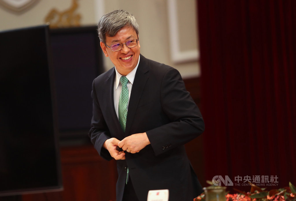 副總統陳建仁於20日正式卸任後,將回任中央研究院特聘研究員,未來將透過學術研究回饋社會;選擇投入學術服務的他,也將成為第一位主動放棄禮遇的卸任副總統。中央社記者王騰毅攝 109年5月14日