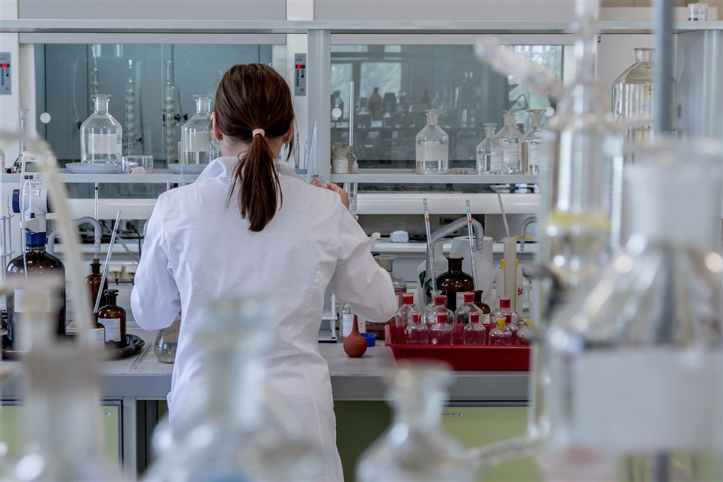 長庚大學新興病毒感染研究中心近期將與澳洲蒙納許大學生醫研究所合作,對寄生蟲藥物伊維菌素抑制武漢肺炎病毒的有效性進行研究。(示意圖/圖取自Pixabay圖庫)