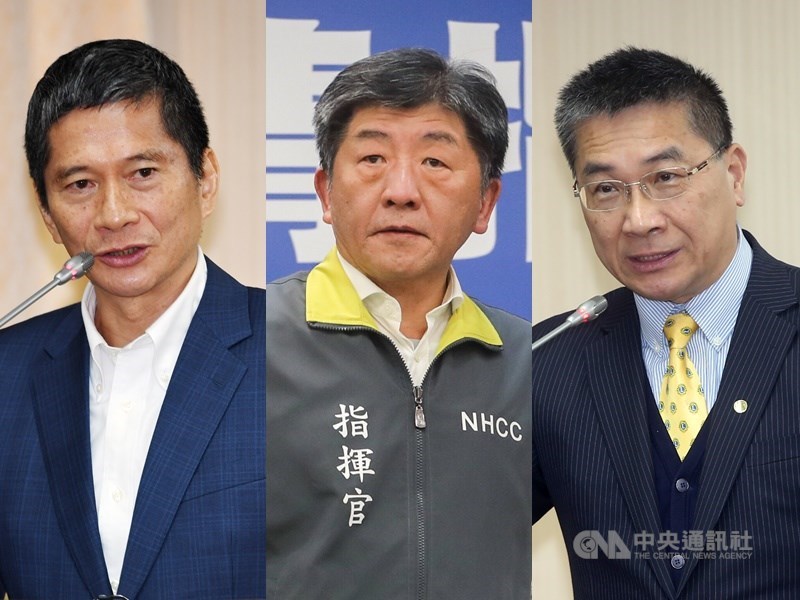 行政院長蘇貞昌啟動內閣人事徵詢,文化部長由客委會主委李永得(左)接任,衛福部長陳時中(中)、內政部長徐國勇(右)等多位閣員均留任。(中央社檔案照片)