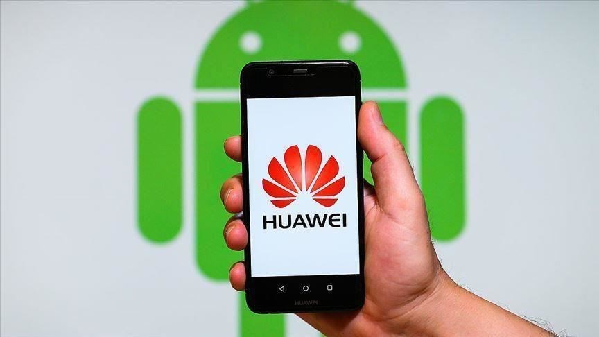 英國政府最近對讓華為「有限度」參與5G網路態度急轉彎,官員證實,強生要求官員制定3年計畫,要在2023年之前,把華為參與英國5G建設的程度降到零。(安納杜魯新聞社提供)