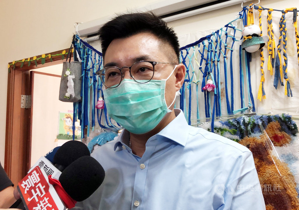 對於國民黨中央成立「反罷韓因應小組」,卻在相關作為被認為太佛系,黨主席江啟臣(圖)20日接受媒體聯訪表示,尊重選舉罷免是人民的權利,黨中央配合高雄市長韓國瑜、高市府,與韓國瑜共同面對挑戰,共同承擔。中央社記者趙麗妍攝 109年5月20日