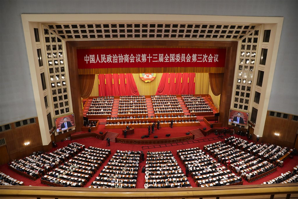 中國13屆全國人大三次會議晚間舉行新聞發布會,會中宣布,議程將包括審議備受關注的「香港版國安法」。(美聯社)