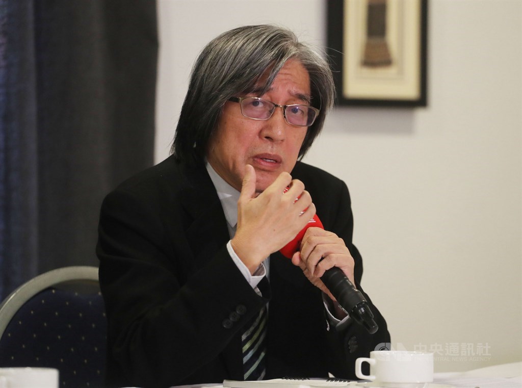 香江才子馬家輝在小說處女作「龍頭鳳尾」後記裡說到,會寫哨牙炳,緣起於資深出版人詹宏志(圖)「輕輕的一個建議」。(中央社檔案照片)