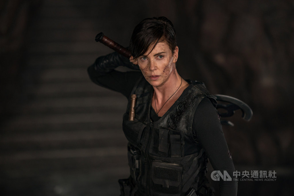 奧斯卡影后莎莉賽隆(Charlize Theron)主演電影「不死軍團」,飾演一名自癒能力強大的女殺手,率領具超能力的不死軍團成員共同鏟奸除惡,電影預告22日釋出。(Netflix提供)中央社記者王心妤傳真 109年5月22日