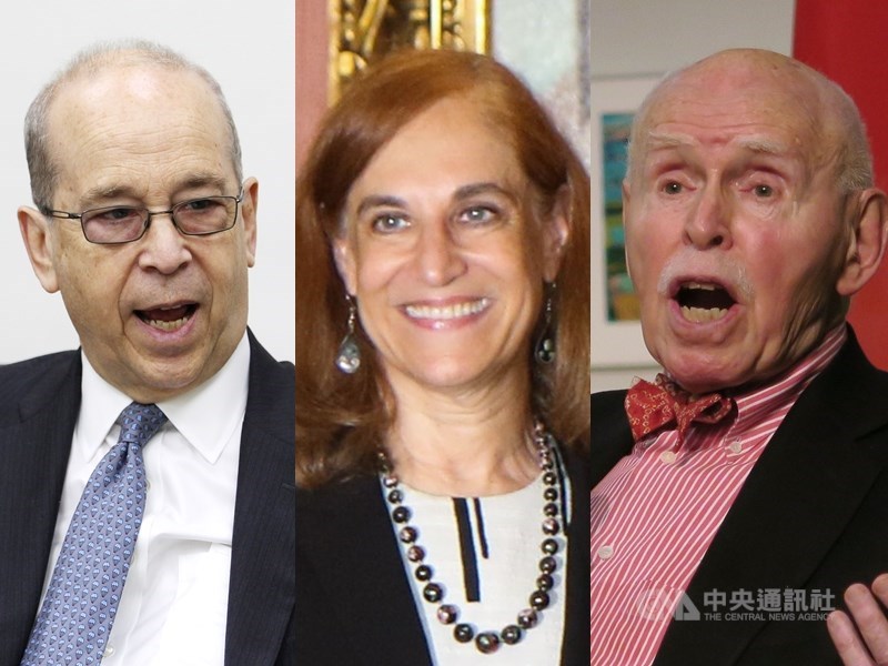 美國多位亞太專家對於美國挺台的思維側重安全、經濟和台灣國際地位,甚至有人建議華府允許台灣總統訪美。左為美國前亞太助卿羅素,中為華府智庫中國國力計畫主任葛來儀,右為美國知名中國專家孔傑榮。(中央社檔案照片)