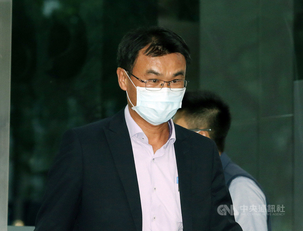 行政院長蘇貞昌25日晚間與南部的民進黨立委餐敘,農委會主委陳吉仲(圖)出席餐會。中央社記者郭日曉攝 109年5月25日