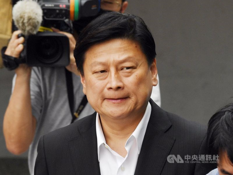 無黨籍立委傅崐萁炒作凱聚等股票被判刑2年10月定讞,他具狀聲請延後入監,檢方准於26日發監;但25日下午他突然提前報到入監。(中央社檔案照片)