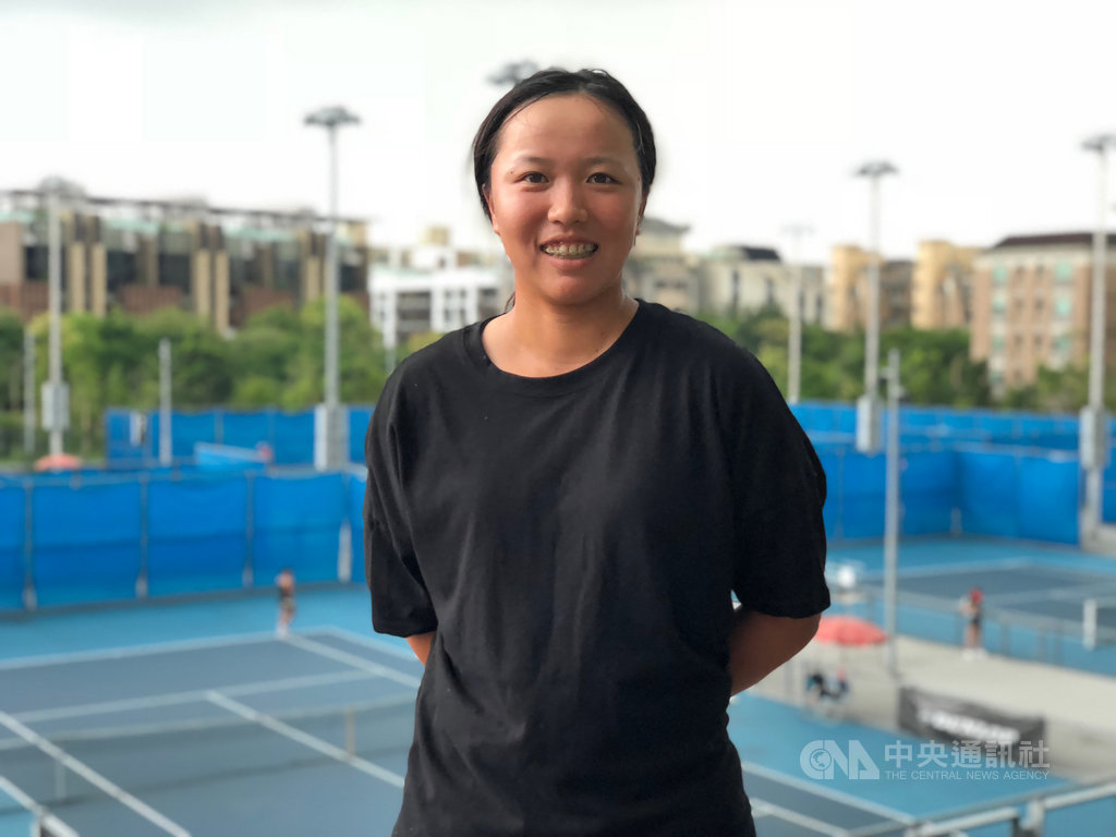 台灣網球女雙組合李亞軒(圖)與吳芳嫻首度打進今年初澳網會內賽,兩人也留下深刻印象,更約定今年底再打外卡賽,力拚澳網會內賽門票。中央社記者黃巧雯攝 109年5月26日
