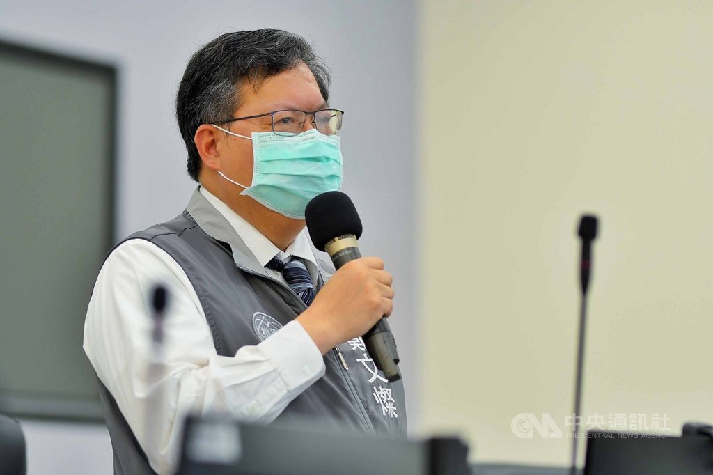 桃園市長鄭文燦(圖)26日表示,將邀請中央流行疫情指揮中心指揮官陳時中體驗永安漁港的客庄旅遊,盼在疫情解封過程,給在地經濟更多鼓勵。中央社記者吳睿騏桃園攝 109年5月26日