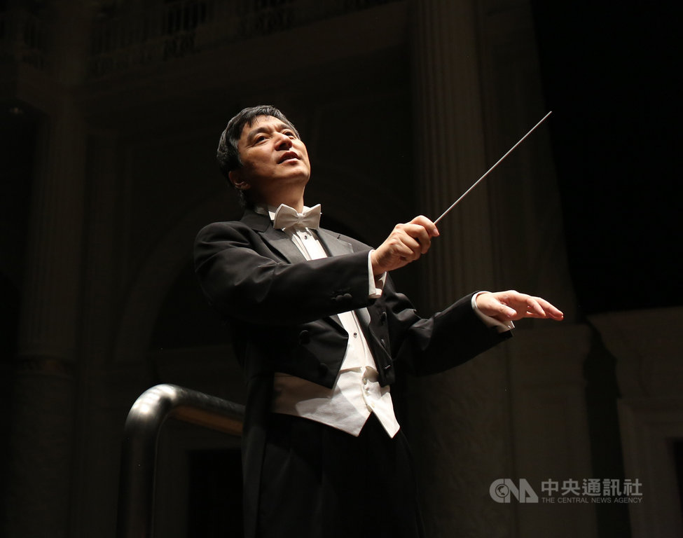 國立台灣交響樂團(NTSO)27日表示,首席客席指揮水藍將規劃2場音樂會,向抗疫英雄致敬,也宣告重回舞台。(國台交提供)中央社記者趙靜瑜傳真 109年5月27日