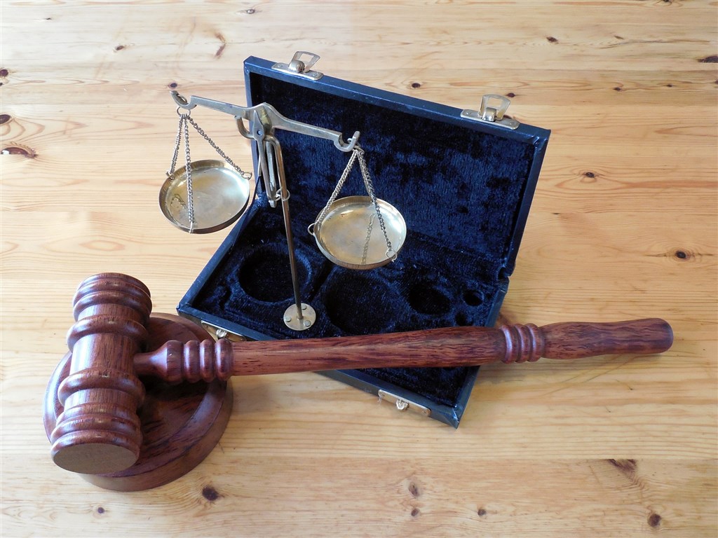 針對刑法第239條通姦罪、刑事訴訟法第239條但書是否違憲,大法官3月間進行言詞辯論後,29日下午4時將在憲法法庭宣示解釋。(示意圖/圖取自Pixabay圖庫)