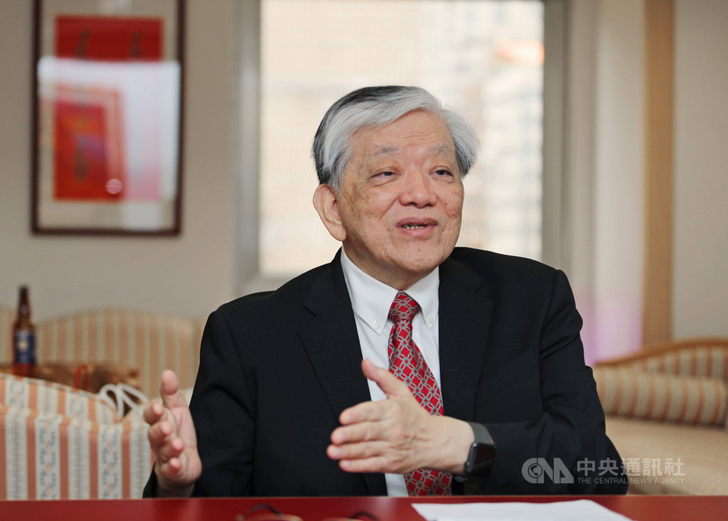 看好台灣生醫生技產業可望創造下一個經濟盛世,義美總經理高志明首度透露他的生技藍圖。他說,生技產業將是義美邁向百年企業的「新突破點」,龍潭生機生醫園區只是一個開端。中央社記者裴禛攝 109年5月30日