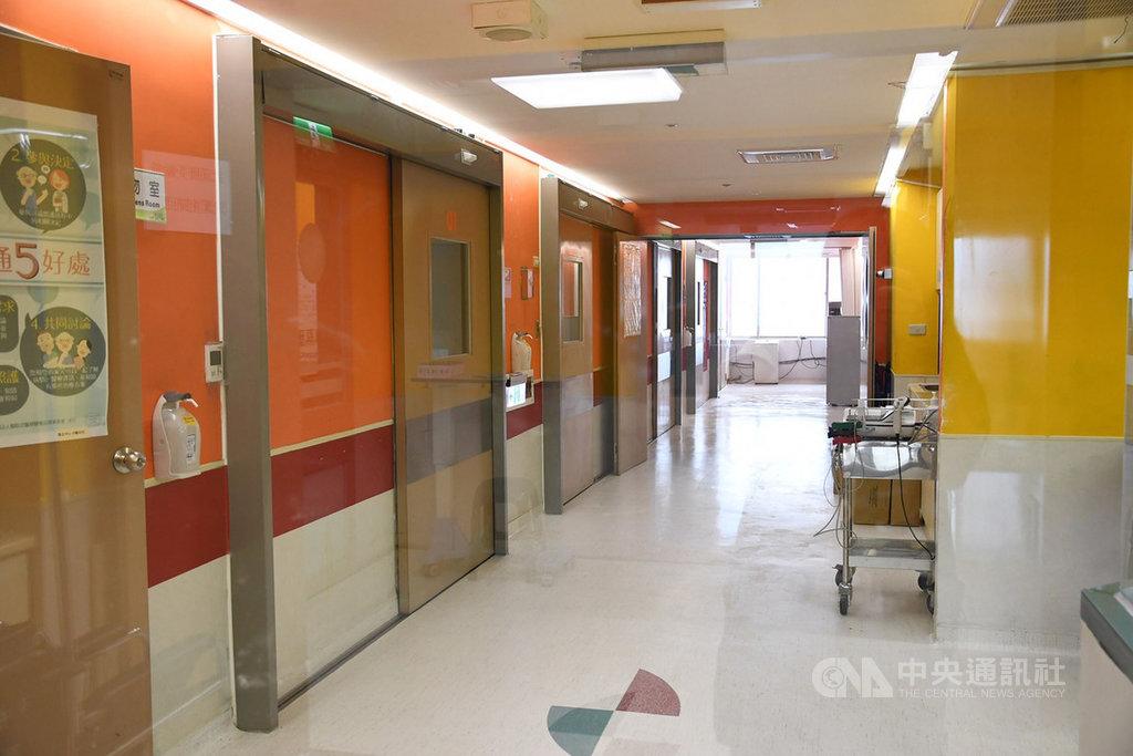 衛生福利部台中醫院是中區傳染病防治醫療網應變醫院,設有20間負壓隔離病房,也是台中市擁有最多負壓隔離病房的醫院。中央社記者郝雪卿攝 109年5月31日