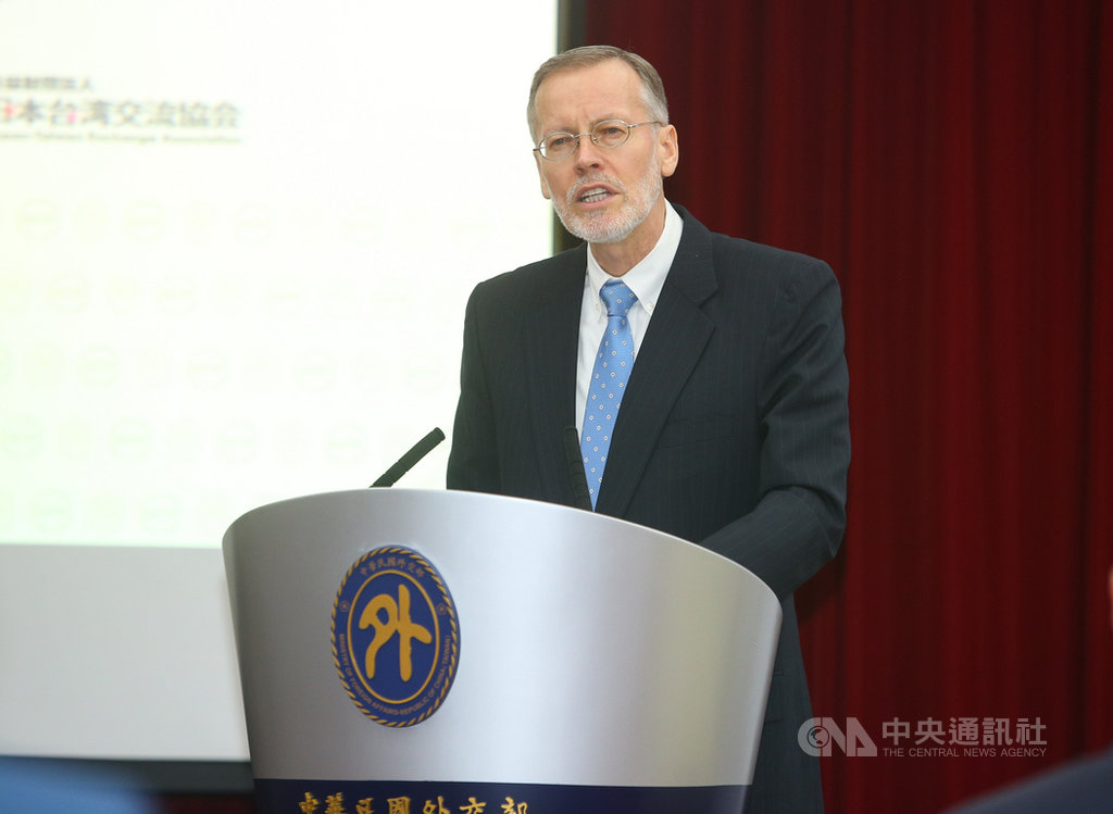 外交部1日上午舉行全球合作暨訓練架構(GCTF)成立5週年記者會,美國在台協會(AIT)處長酈英傑(Brent Christensen)出席致詞。中央社記者謝佳璋攝 109年6月1日