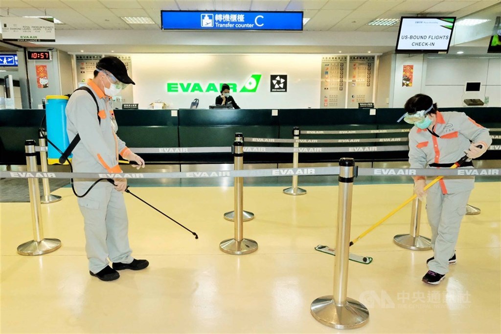 台灣是否要開放旅客轉機不入境,指揮中心副指揮官陳宗彥1日表示,上週已經請民航局協調桃機公司,本週提出轉機專有動線,就可以考慮開放。(中央社檔案照片)