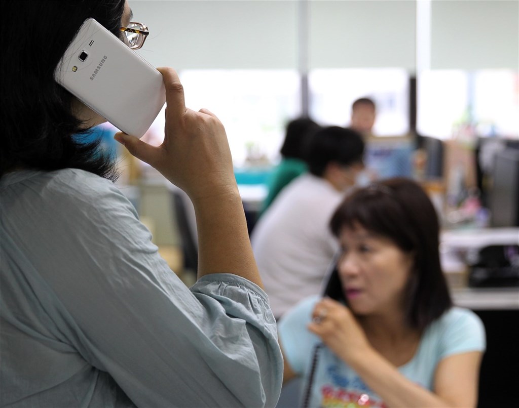NCC 3日核發中華電信5G執照,中華電力拚7月1日開台;遠傳最快下週取得執照,預計暑假開台。(中央社檔案照片)