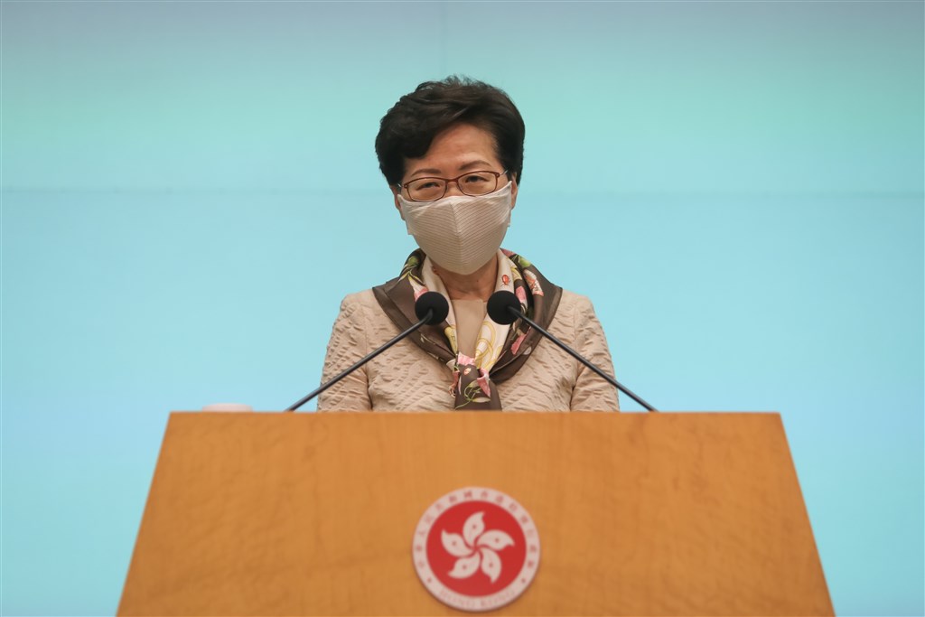 香港特區行政長官林鄭月娥3日前往北京會晤中國國務院副總理韓正等人,就制定「港版國安法」表達意見。林鄭月娥會後拒絕透露會面內容。(檔案照片/中新社提供)