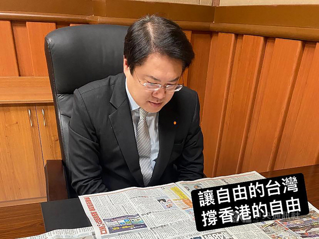六四天安門事件31週年,基隆市長林右昌4日表示,如果主權是大家共同的生命,那就應該團結一心,就像成功抗疫一樣,守護台灣主權、自由與民主。(基隆市政府提供)中央社記者王朝鈺傳真 109年6月4日