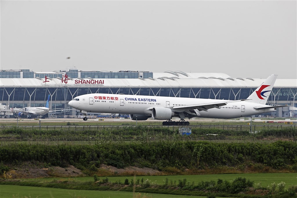 美中關係緊繃,美國運輸部3日下令16日起暫停中國航空公司班機進出美國。路透社指出,這項命令適用於中國國際航空、中國東方航空、南方航空等。(檔案照片/中新社提供)