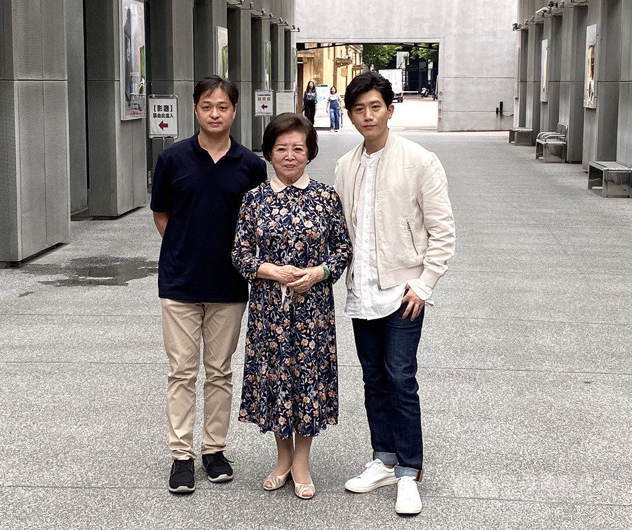 電影「親愛的房客」入圍2020台北電影節3獎項,導演鄭有傑(左起)與演員陳淑芳、莫子儀5日與媒體分享拍攝心得。(牽猴子提供)中央社記者王心妤傳真 109年6月5日