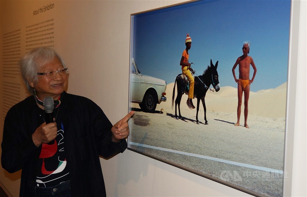 攝影大師柯錫杰2012年11月在高雄市立美術館舉行「柯錫杰奇幻之旅攝影展」，展出其60多年來的攝影作品約150件。（中央社檔案照片）