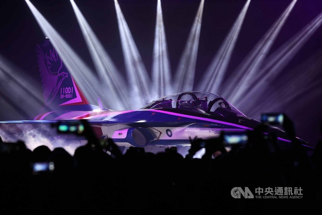 軍方人士證實,新式高教機「勇鷹號」22日將在台中清泉崗機場首飛。(中央社檔案照片)
