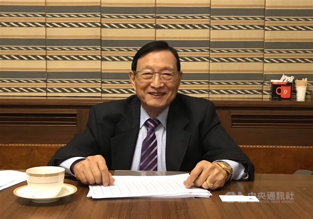 卜蜂花蓮投資暫停,董事長鄭武樾8日首度出面表示,集團擁有世界級的養雞廠,卻得到「惡名昭彰」評價不公平,他強調自己愛台灣,沒有做對不起土地的事。(中央社檔案照片)