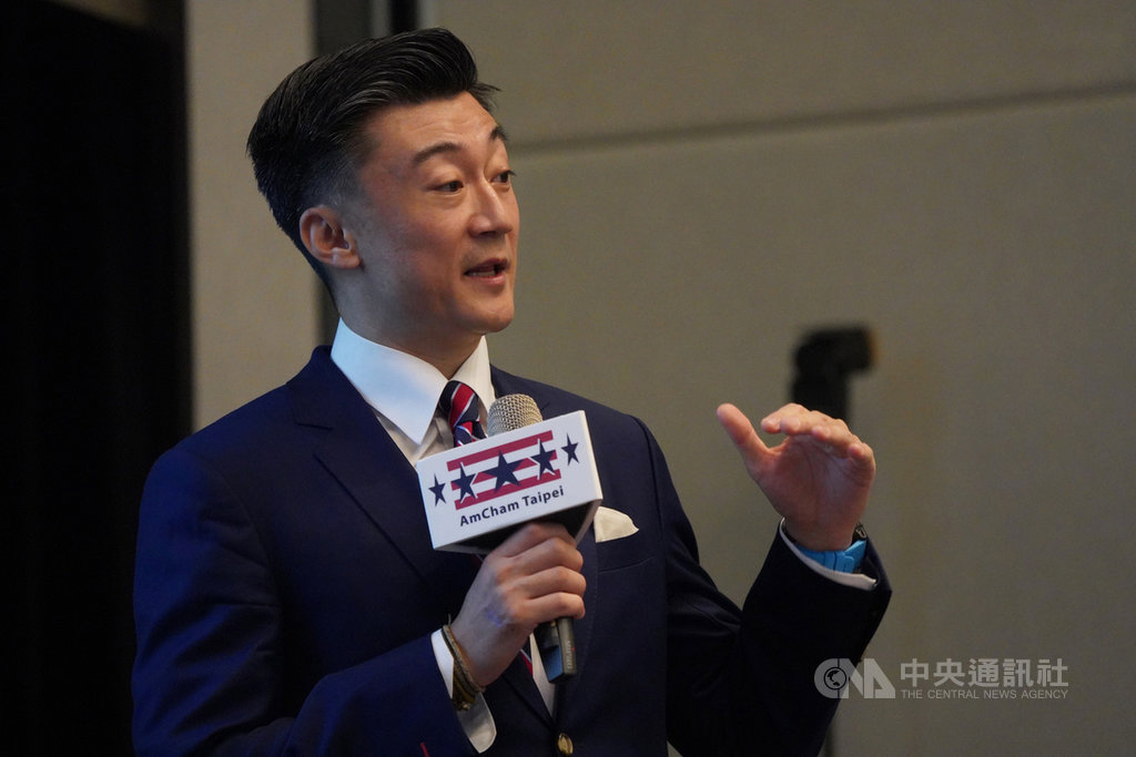 台北市美國商會10日發表「2020台灣白皮書」,會長金奇偉(C.W. Chin)表示,台灣近期最重大的成就是成功防止新冠肺炎(武漢肺炎,COVID-19)疫情擴散,台灣現在可運用此成功經驗,展現其完善的經商及投資環境。中央社記者徐肇昌攝 109年6月10日