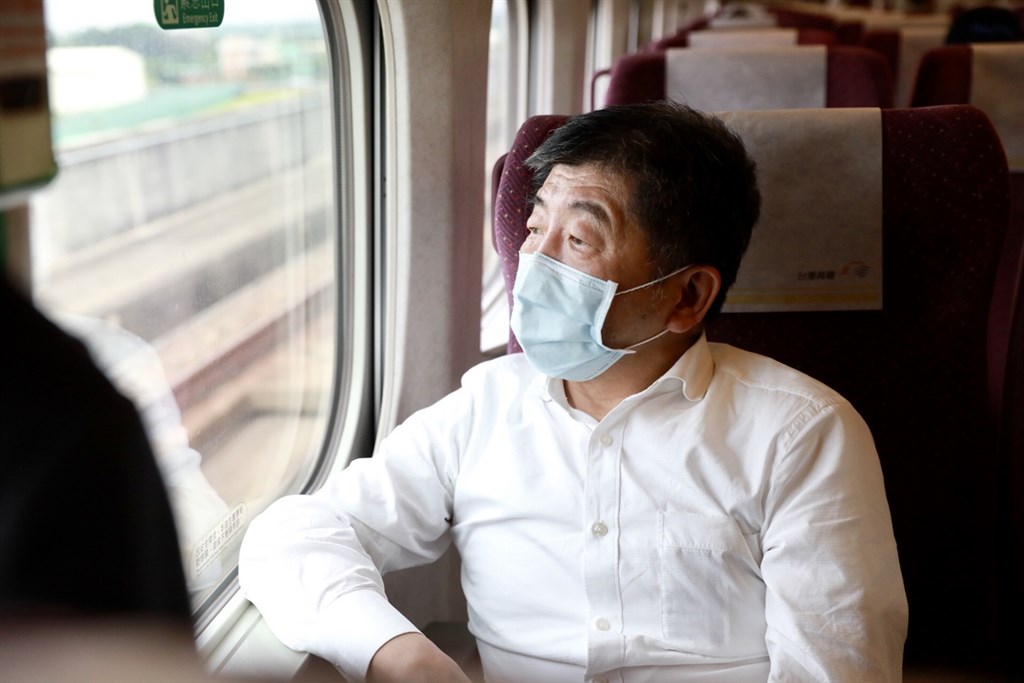 衛福部長陳時中因擔任疫情指揮中心指揮官民望高漲,外界好奇未來是否接受徵召參選;陳時中10日說,現在沒有這樣的事情,未來很難說,政務體系還有很多問題要處理。(中央社檔案照片)