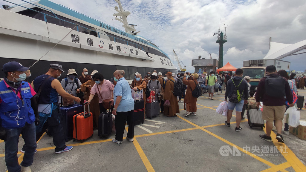 交通部觀光局安心旅遊補助7月登場,團體旅遊的離島獎助部分,經立委劉櫂豪爭取台東縣蘭嶼、綠島2離島同樣適用。圖為5月1日拍攝。中央社記者盧太城台東攝 109年6月10日