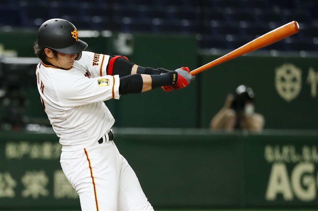 台灣旅日選手陽岱鋼13日在讀賣巨人與日本火腿隊練習賽轟出陽春全壘打。(檔案照片/共同社提供)