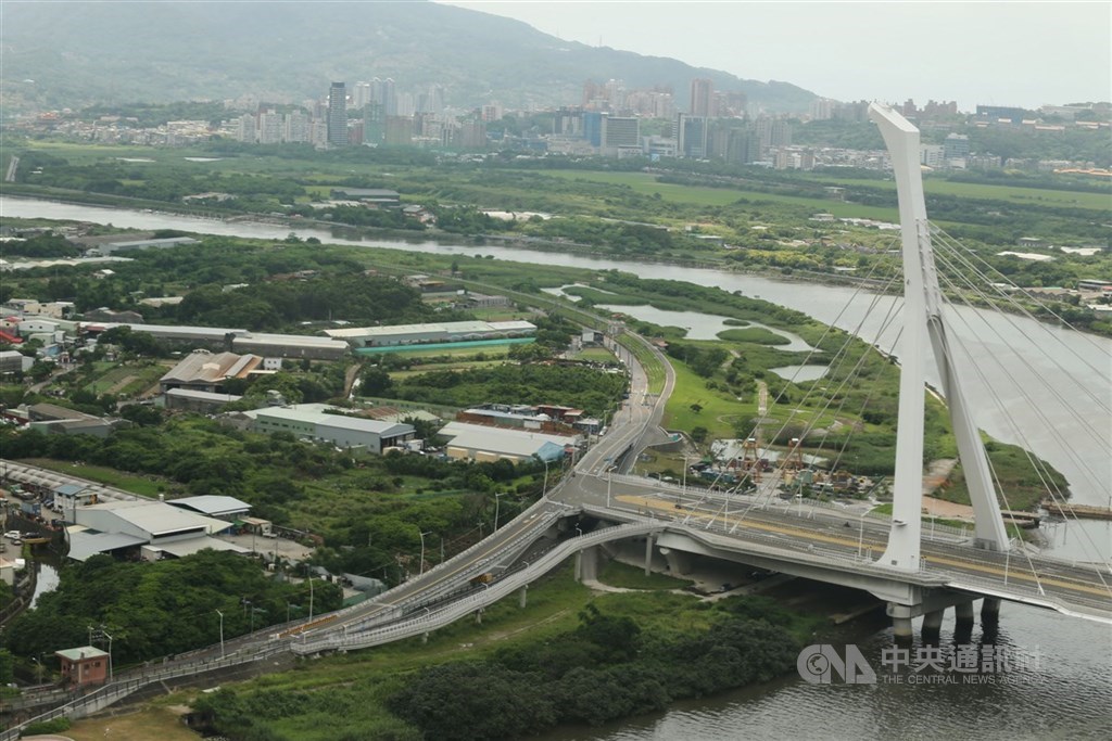 監察委員趙永清、高涌誠今天說,台北市政府規劃社子島開發方向,事先未和當地居民討論及徵求意見等理由,監察院通過調查報告糾正台北市政府。圖為社子島一景。(中央社檔案照片)