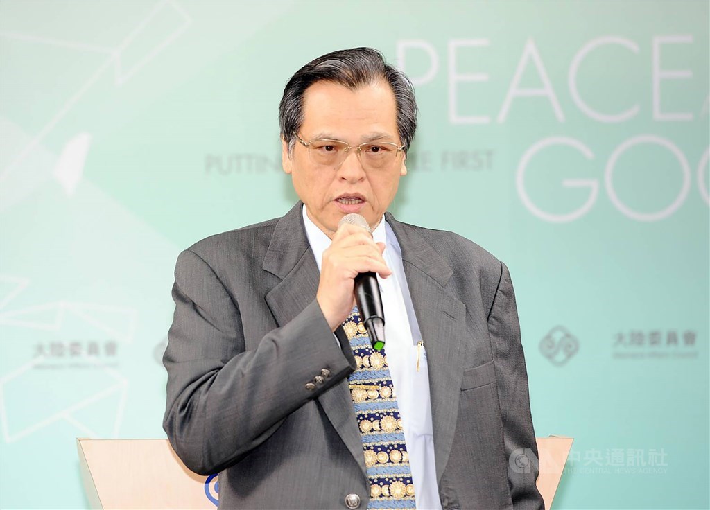 陸委會主委陳明通說明,在台港策進會下成立執行該專案的「台港服務交流辦公室」,7月1日正式營運。(中央社檔案照片)