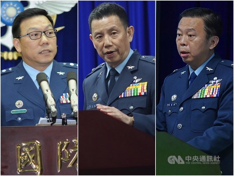 國防部22日表示,總統蔡英文核定,沈世偉(左)、蔣正國、黃志偉(中)、姜光華(右)、張元斌等5人晉任中將。(中央社檔案照片)