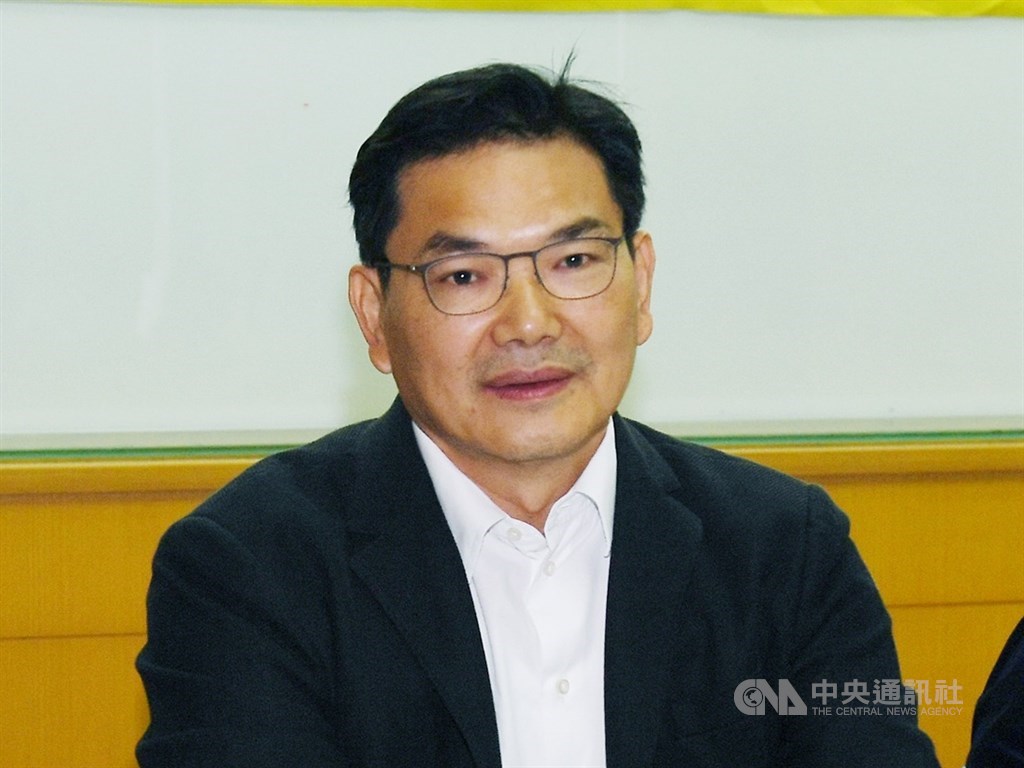 國民黨徵召市議員李眉蓁參選高雄市長補選後,台灣民眾黨也決議徵召高雄市議員吳益政(圖)參選。(中央社檔案照片)