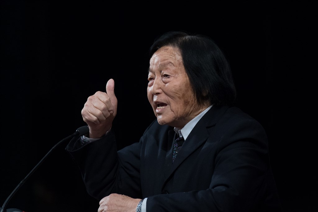 中國大陸社群媒體流傳,唯一連任13屆的中國全國人大代表申紀蘭罹癌,已於5月底送醫,近日病危。(檔案照片/中新社提供)