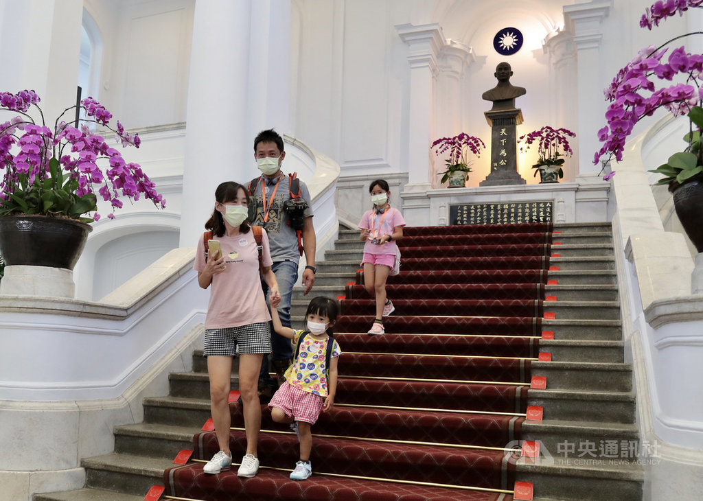 總統府重新開放參觀 民眾體驗和蔡總統虛擬互動 | 政治 | 中央社 CNA