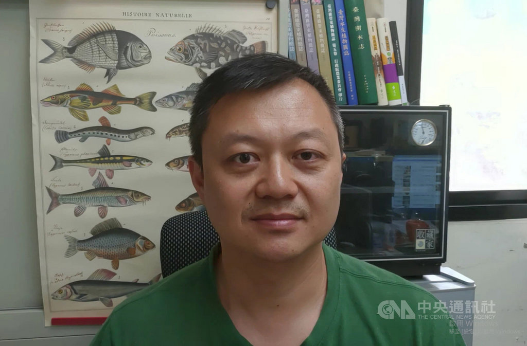 經國管理暨健康學院通識中心兼任助理教授陳銘仁表示,基隆城際轉運站未來將扮演鐵路、國道客運及市公車轉乘樞紐,期盼讓基隆成為台灣門戶,讓基隆真的「轉運」。中央社記者王朝鈺攝 109年6月27日
