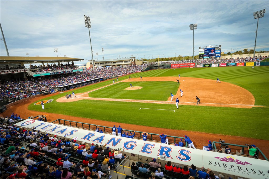 MLB準備7月重啟因疫情停擺的賽季之際,又有一隊被病毒攻陷,德州遊騎兵工作人員確診武漢肺炎。(圖取自facebook.com/Rangers)