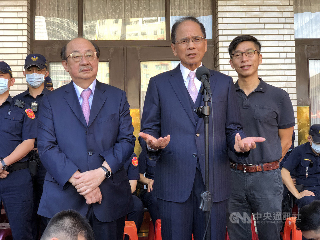 國民黨立法院黨團抗議總統蔡英文提名前總統府祕書長陳菊出任監察院長,28日破門占據立法院議場。立法院長游錫堃(前中)29日表示,希望各黨和平理性、回歸民主、回歸程序。中央社記者鄭傑文攝 109年6月29日