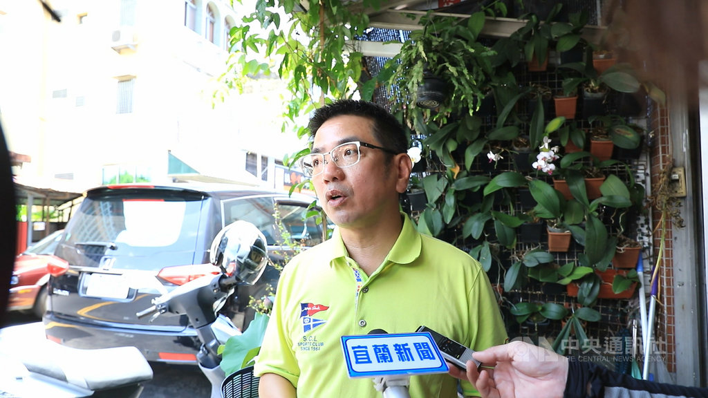 今年端午連假國道5號曾連續塞車32小時,宜蘭市長、高鐵延伸宜蘭促進會長江聰淵(圖)29日受訪表示,高鐵延伸宜蘭一定要盡快施作,希望年底前將第一階段環境影響評估送出,也盼台北市長柯文哲支持。(宜蘭市公所提供)中央社記者王朝鈺傳真 109年6月29日