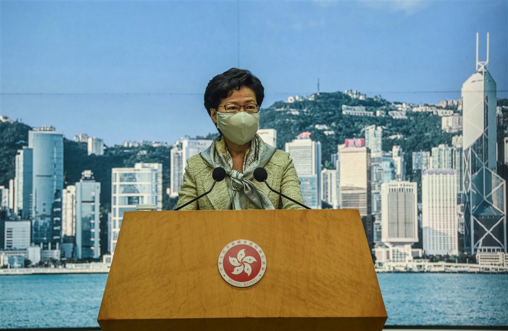中國全國人大常委會30日通過港區國安法後,香港行政長官林鄭月娥(圖)表示,港區國安法會在30日稍後生效,特區政府會盡快完成刊憲公布程序,讓此法同步在香港實施。(中新社提供)