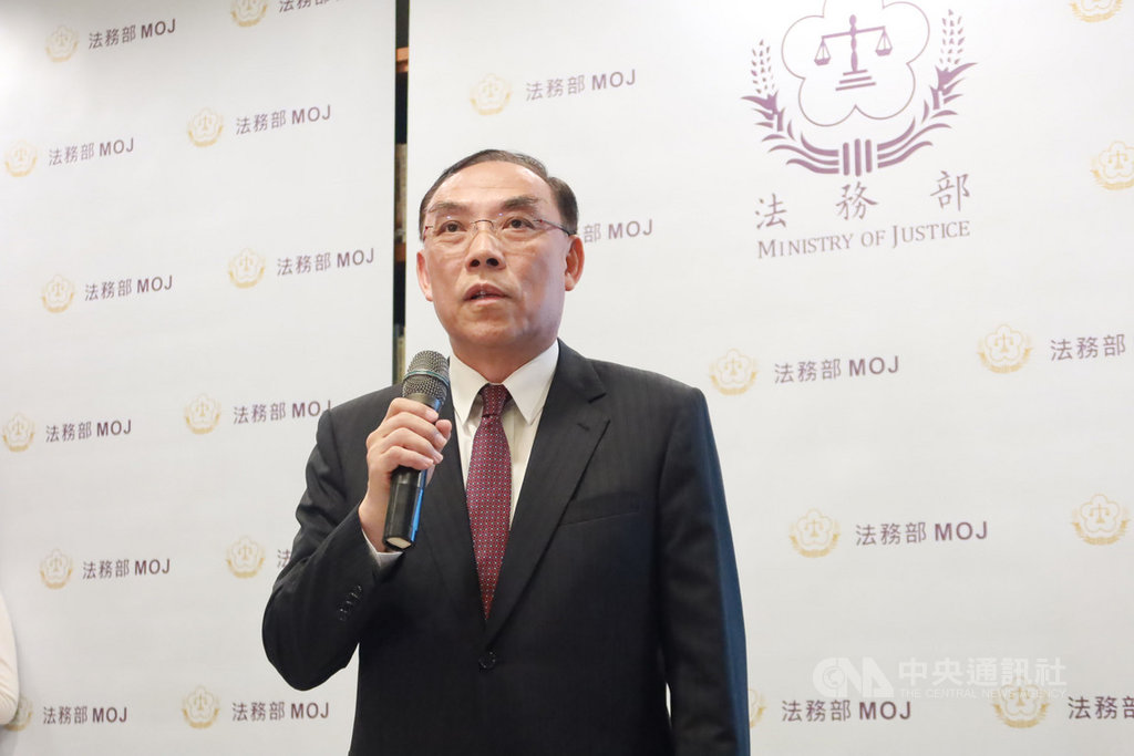 台北看守所一名高姓受刑人疑透過妻子將摻有毒品的會客菜帶入監所,導致分食的獄友有吸毒症狀。法務部長蔡清祥(圖)1日表示,未來會鎖定有疑慮的收容人,加強檢查會客菜。中央社記者蕭博文攝 109年7月1日