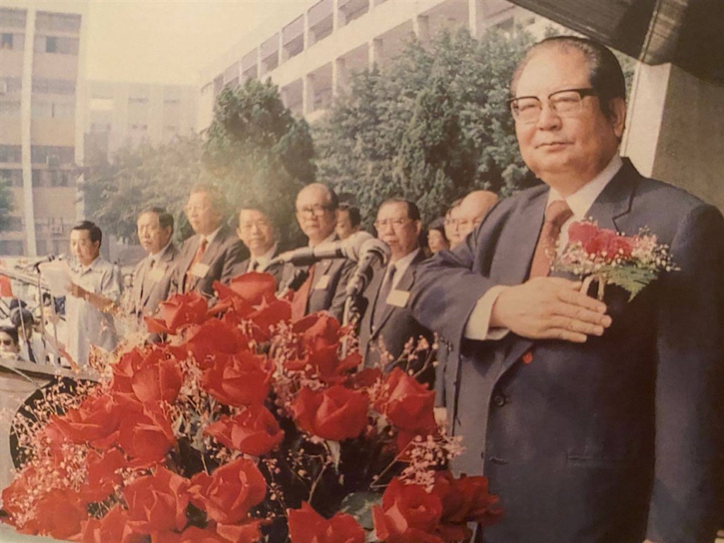 前考試院長邱創煥2日病逝,享耆壽96歲,曾擔任台灣省主席等要職。(邱佩琳提供)